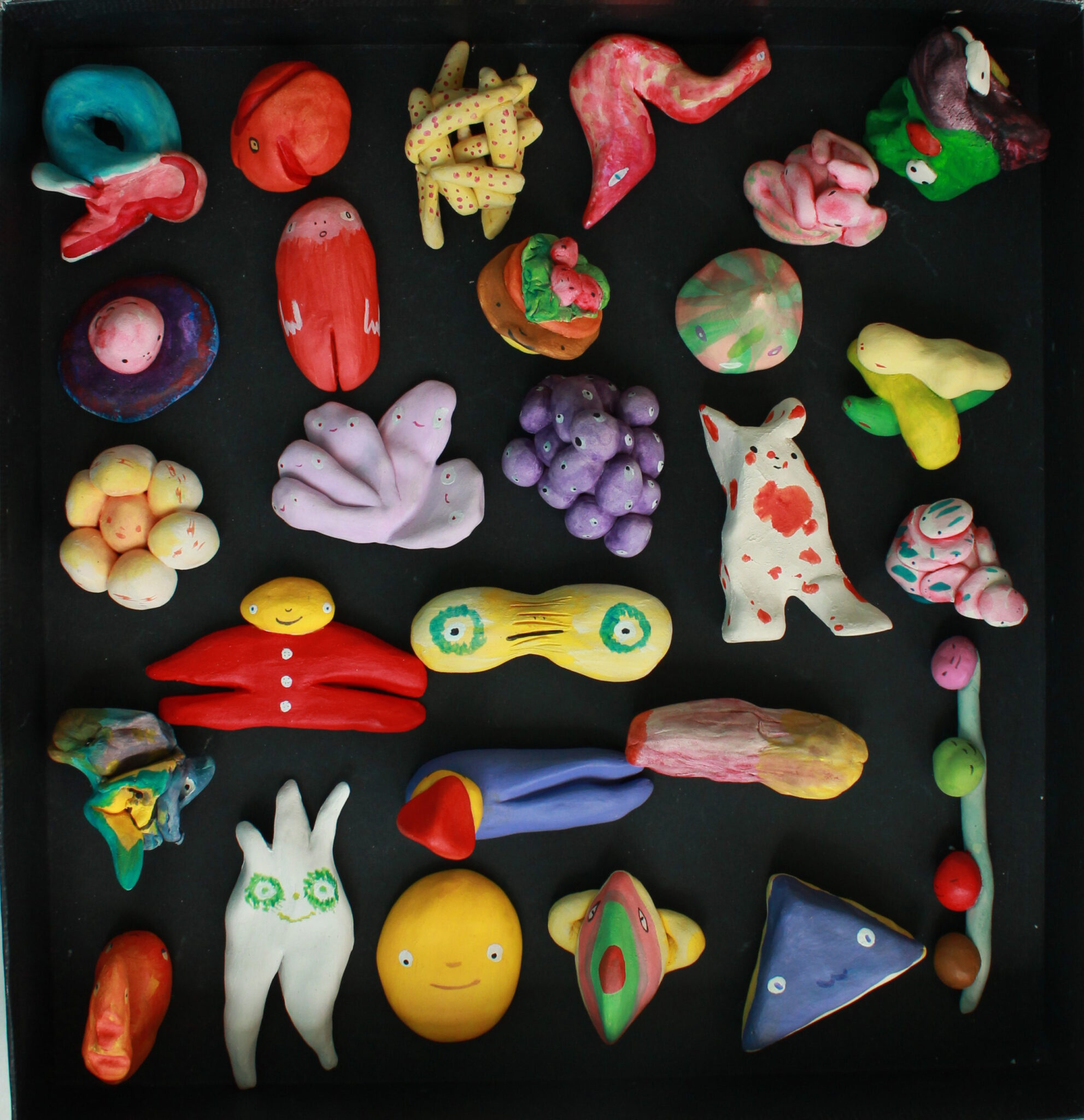 Kami-Creatures-2020-ceramics-painted-with-acrylics.-Isa-van-Lier-1983x2048